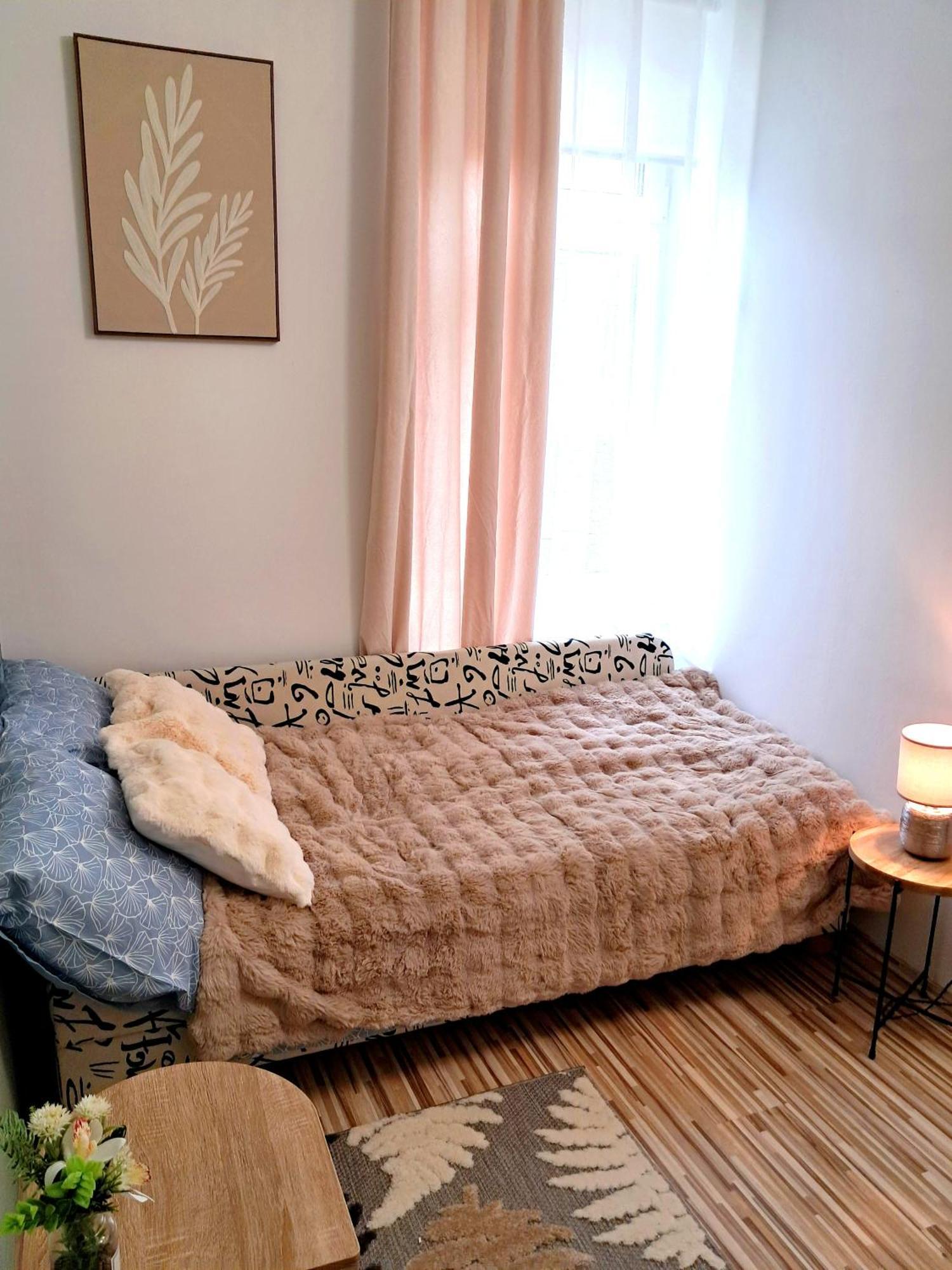 Family 2 Room's Centre *