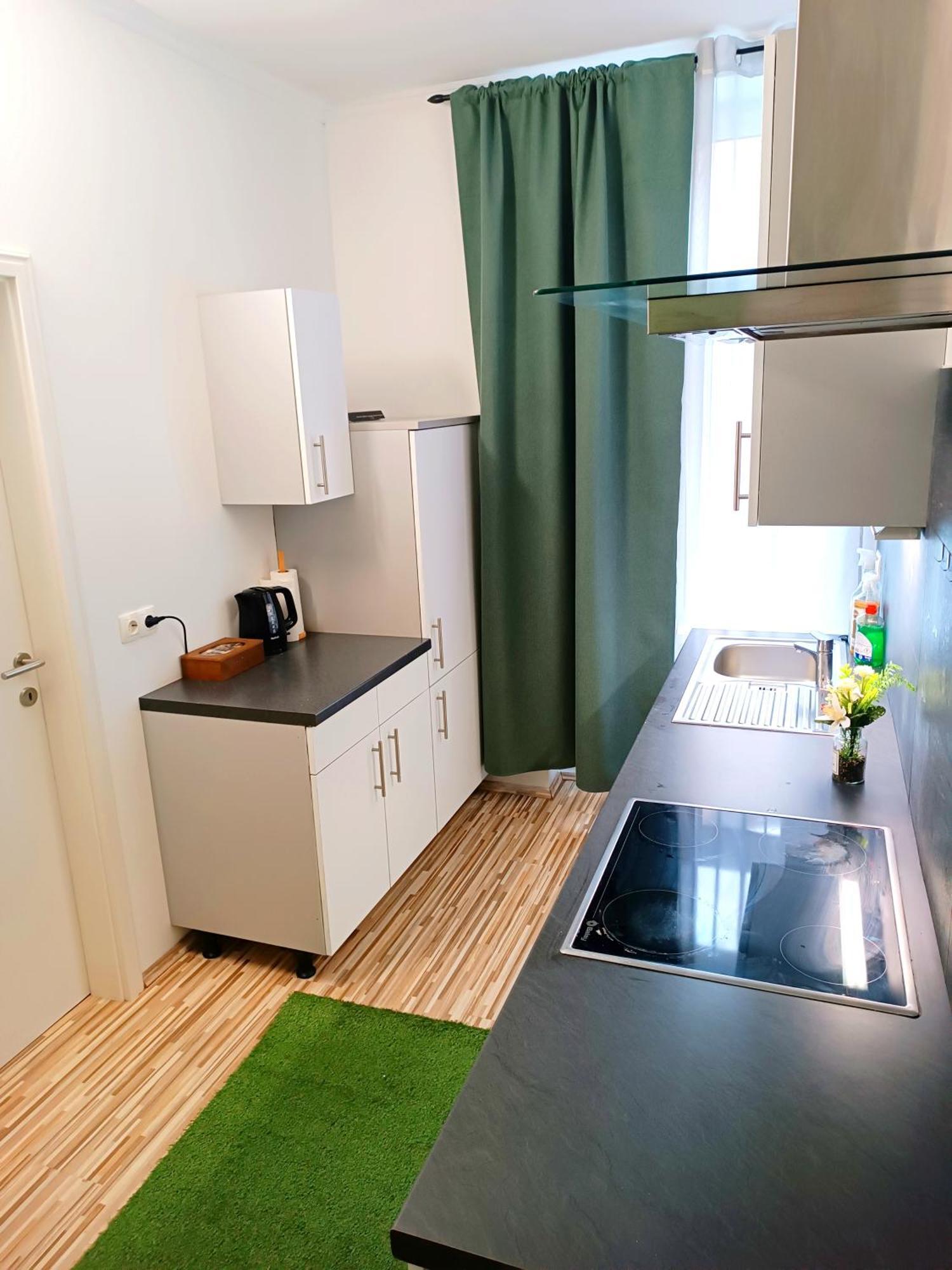 Family 2 Room's Centre Apartment