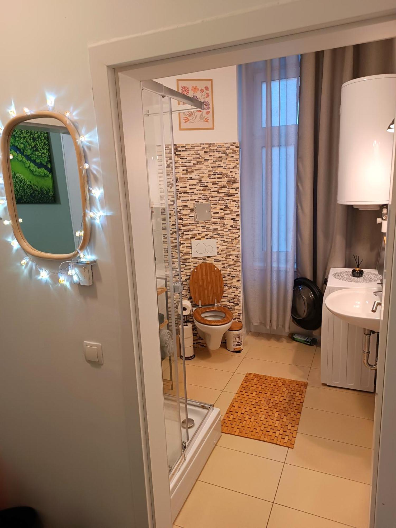 Apartment Family 2 Room's Centre